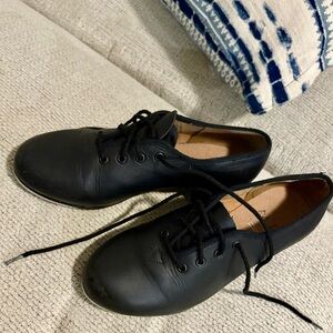 BLOCH Girls Leather Tap Shoes (Size: 1)